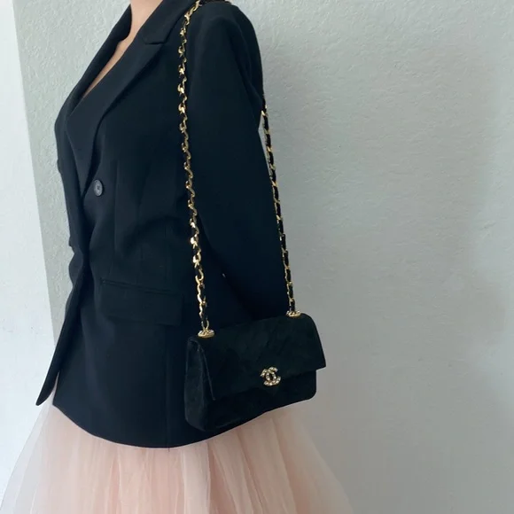 Vintage Black Suède Chanel evening purse - Picture 5 of 13